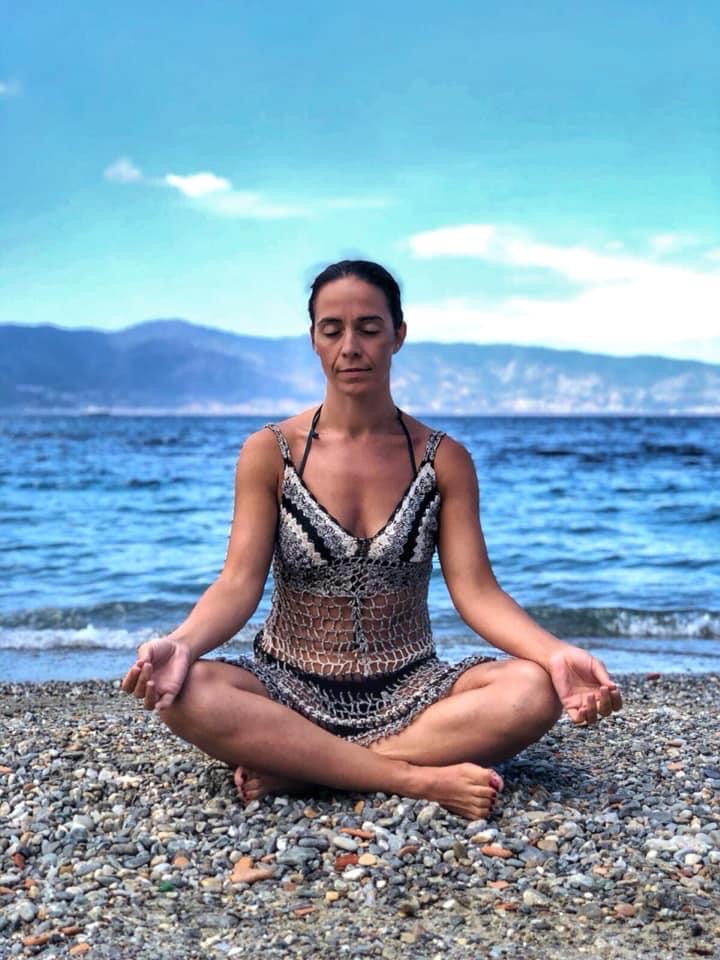 profesora de meditacion