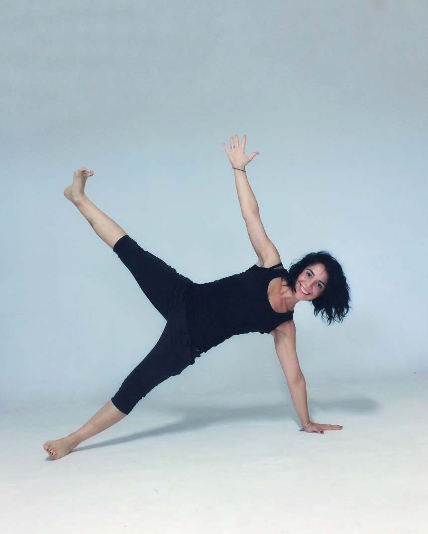 sobre mi_lara bañuelos cancela